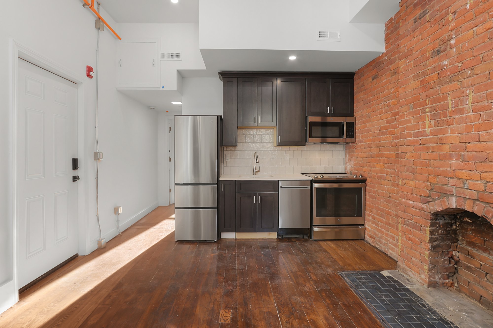 Apt 1F - Photo 8