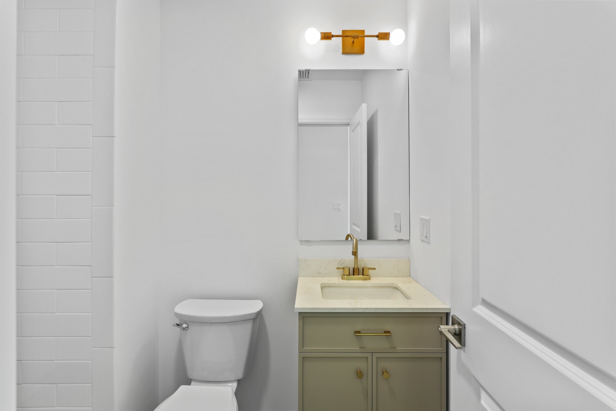 Large bedroom two closets en suite
