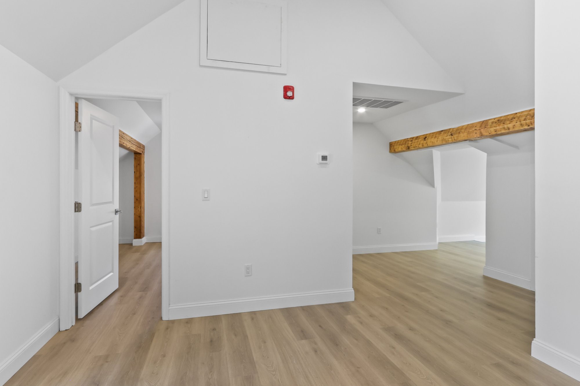 Bedroom vaulted closets